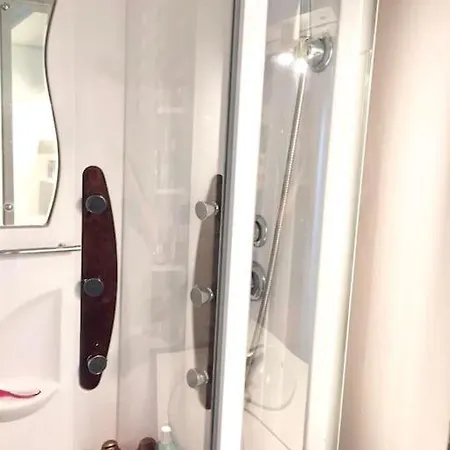 Charming Parisian One Bedroom Apartmán *
